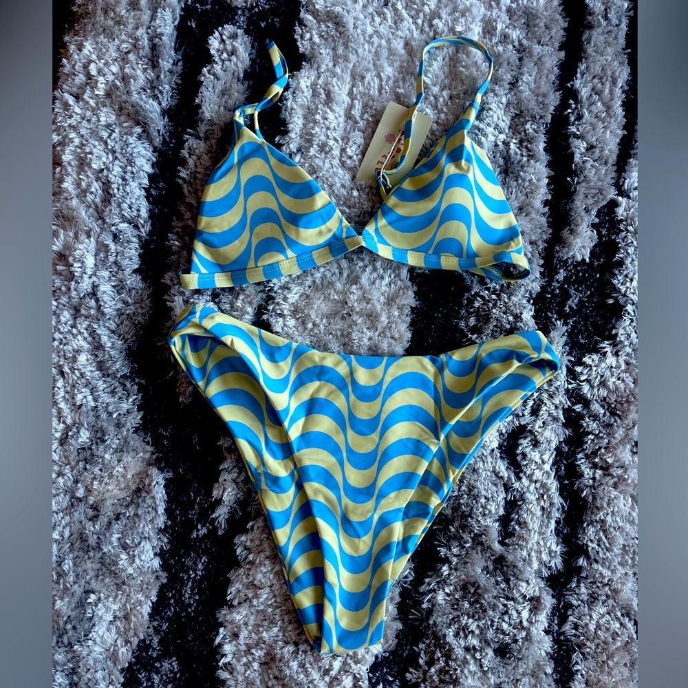 AURELLE SWIM